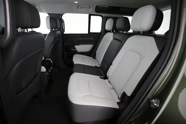 Land Rover Defender 110 3.0 D I6 350 X-Dynamic HSE