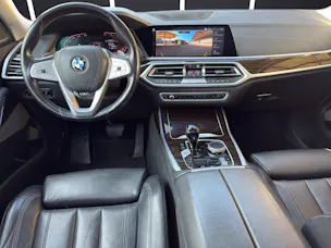 BMW X7 30d xDrive SAG 6 Plätzer, El. abschwenkbare Anhängerkupplung usw...