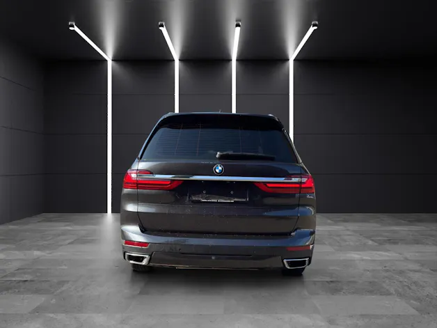 BMW X7 30d xDrive SAG 6 Plätzer, El. abschwenkbare Anhängerkupplung usw...