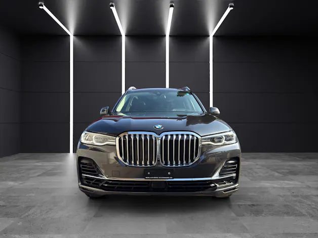 BMW X7 30d xDrive SAG 6 Plätzer, El. abschwenkbare Anhängerkupplung usw...