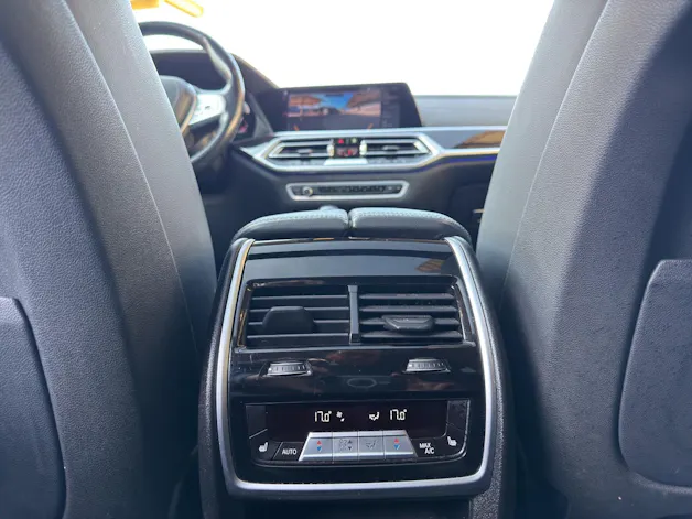BMW X7 30d xDrive SAG 6 Plätzer, El. abschwenkbare Anhängerkupplung usw...