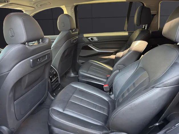 BMW X7 30d xDrive SAG 6 Plätzer, El. abschwenkbare Anhängerkupplung usw...