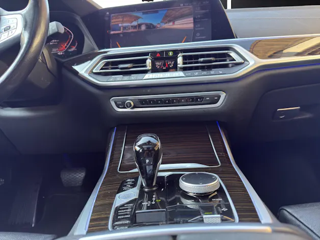 BMW X7 30d xDrive SAG 6 Plätzer, El. abschwenkbare Anhängerkupplung usw...