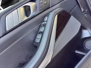 BMW X7 30d xDrive SAG 6 Plätzer, El. abschwenkbare Anhängerkupplung usw...