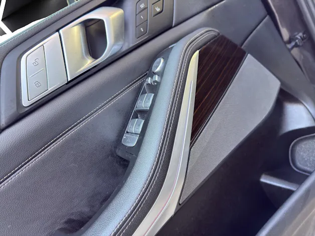 BMW X7 30d xDrive SAG 6 Plätzer, El. abschwenkbare Anhängerkupplung usw...