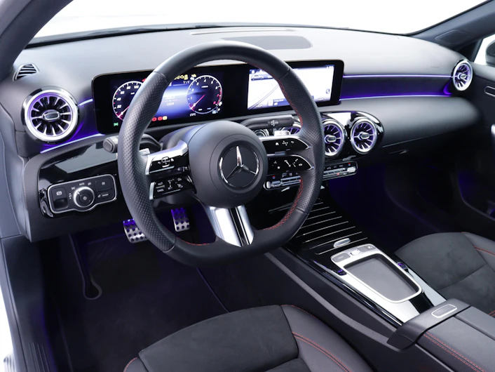 Fahrzeugbild MERCEDES-BENZ A 180