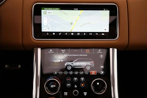 Fahrzeugbild LAND ROVER Range Rover Sport 5.0 V8 SC SVR Carbon