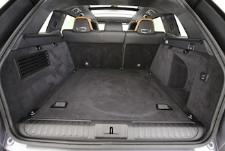 https://vehicle.imgix.net/4240451/7c0379eb-565c-4ba6-a516-7d49a94807ce.jpg