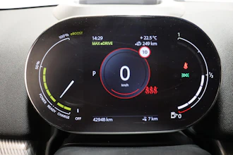 https://vehicle.imgix.net/4240470/c7d44f08-cdf1-4d09-9827-820ea14abd1f.JPG