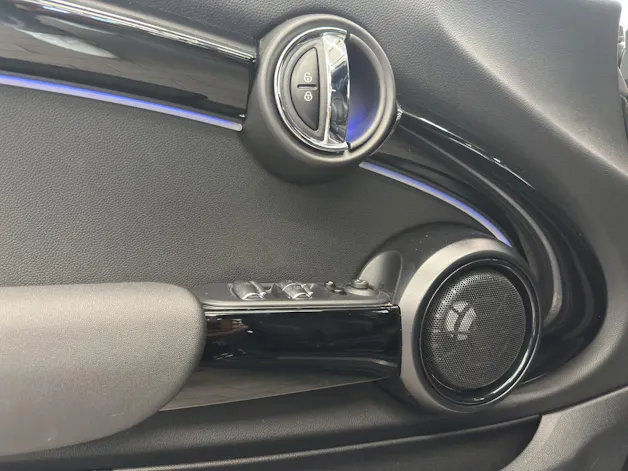 Mini Cabrio F57 2.0i Cooper S  MINI YOURS TRIM II