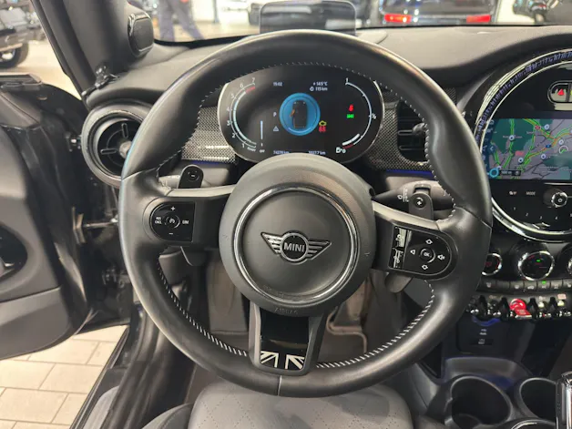 Mini Cabrio F57 2.0i Cooper S  MINI YOURS TRIM II