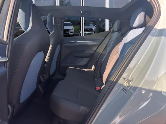 Volvo EX30 CC E60 Twin Performance AWD