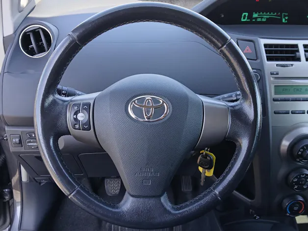 Toyota Yaris 1.33 VVT-i Linea Luna