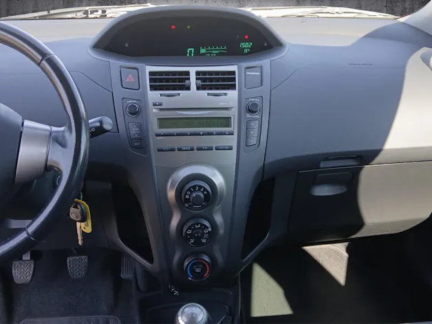 Toyota Yaris 1.33 VVT-i Linea Luna
