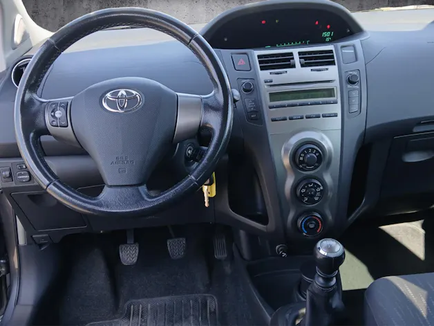 Toyota Yaris 1.33 VVT-i Linea Luna