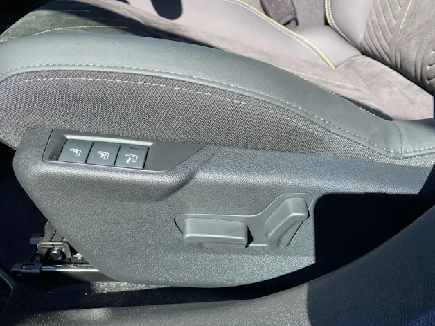 Peugeot 208 1.2 Hybrid 145 GT