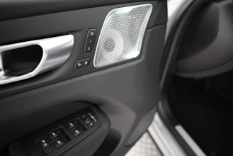 https://vehicle.imgix.net/4240762/409ef60e-e8e8-4aa7-b705-e408b8bd0254.jpg