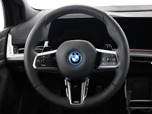 BMW 230e xDrive paddles Active Tourer