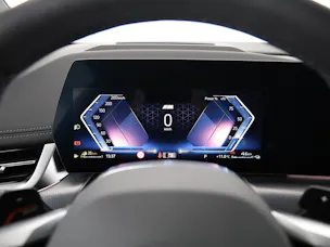 BMW 230e xDrive paddles Active Tourer