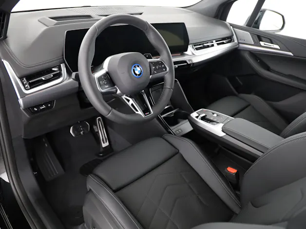 BMW 230e xDrive paddles Active Tourer