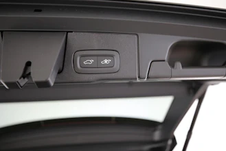 https://vehicle.imgix.net/4240780/d8227d87-944b-49b8-b7d8-443a88bd541a.jpg