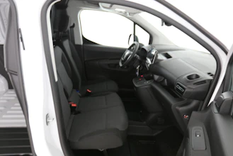 https://vehicle.imgix.net/4240786/bdb8d16d-2807-4db1-9b6e-9867f1fc3923.jpg