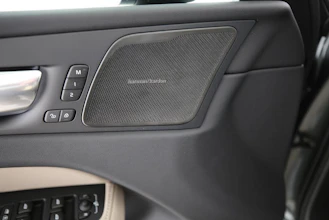 https://vehicle.imgix.net/4240818/1ef88e69-b2e3-44fb-aea8-3e0f3e8fc7e4.jpg