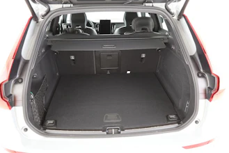 https://vehicle.imgix.net/4240826/75d29cb1-7604-463b-9400-cea08ff47657.jpg