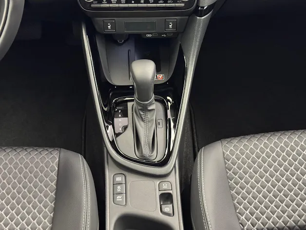 Toyota Yaris 1.5 VVT-i HSD Premium