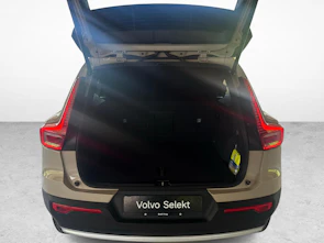 immagine del veicolo VOLVO XC40 2.0 B3 MH Core + Pneumatici invernali inclusi