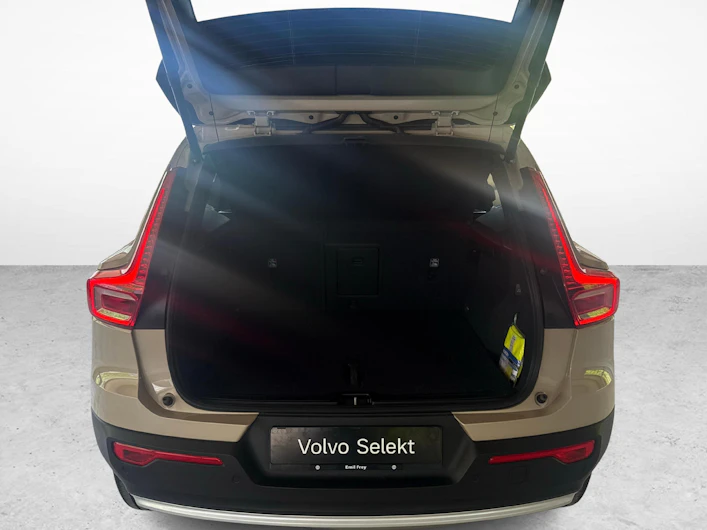 immagine del veicolo VOLVO XC40