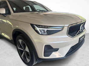 immagine del veicolo VOLVO XC40 2.0 B3 MH Core + Pneumatici invernali inclusi