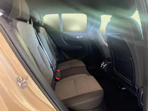 Volvo XC40 2.0 B3 MH Core + Pneumatici invernali inclusi