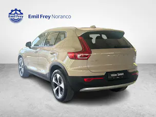 Volvo XC40 2.0 B3 MH Core + Pneumatici invernali inclusi