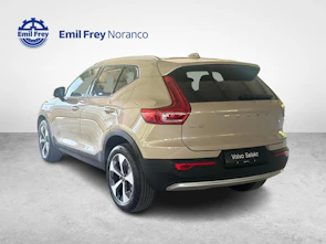 immagine del veicolo VOLVO XC40 2.0 B3 MH Core + Pneumatici invernali inclusi