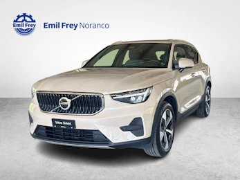 immagine del veicolo VOLVO XC40 2.0 B3 MH Core + Pneumatici invernali inclusi