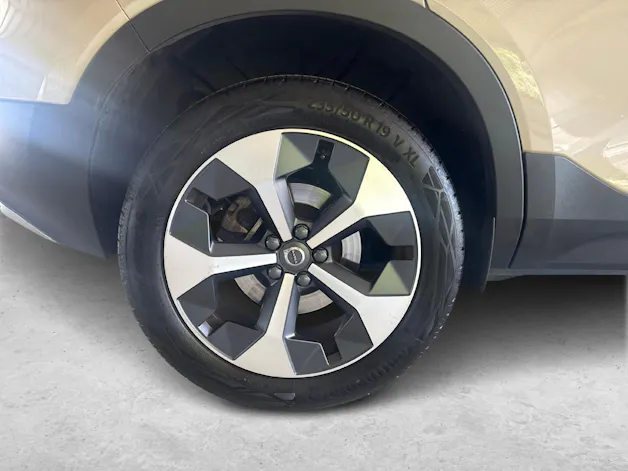 Volvo XC40 2.0 B3 MH Core + Pneumatici invernali inclusi
