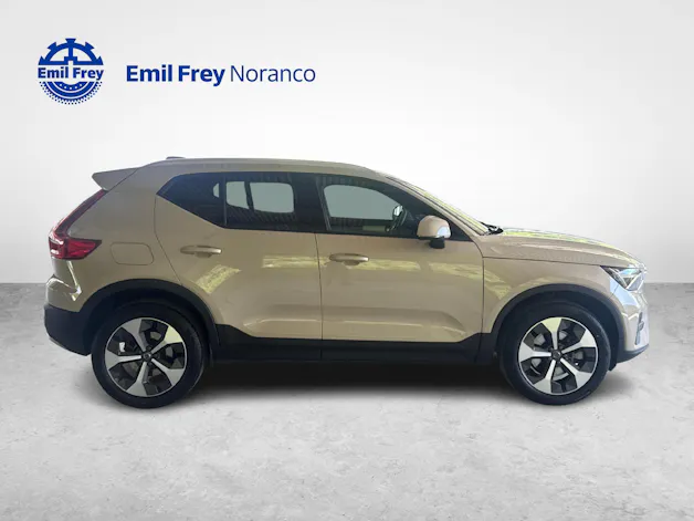 Volvo XC40 2.0 B3 MH Core + Pneumatici invernali inclusi