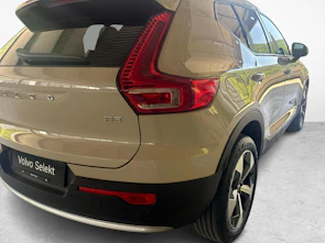 immagine del veicolo VOLVO XC40 2.0 B3 MH Core + Pneumatici invernali inclusi