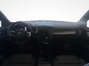 Volvo XC40 2.0 B3 MH Core + Pneumatici invernali inclusi