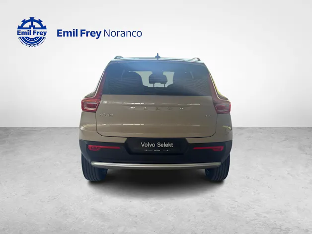 Volvo XC40 2.0 B3 MH Core + Pneumatici invernali inclusi