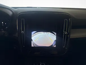 Volvo XC40 2.0 B3 MH Core + Pneumatici invernali inclusi