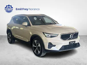 Volvo XC40 2.0 B3 MH Core + Pneumatici invernali inclusi