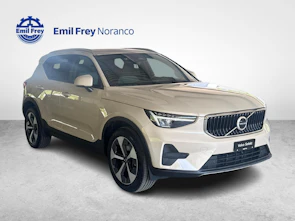 immagine del veicolo VOLVO XC40 2.0 B3 MH Core + Pneumatici invernali inclusi