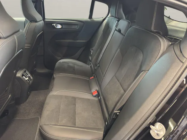 Volvo EC40 Twin Performance Black Edition AWD