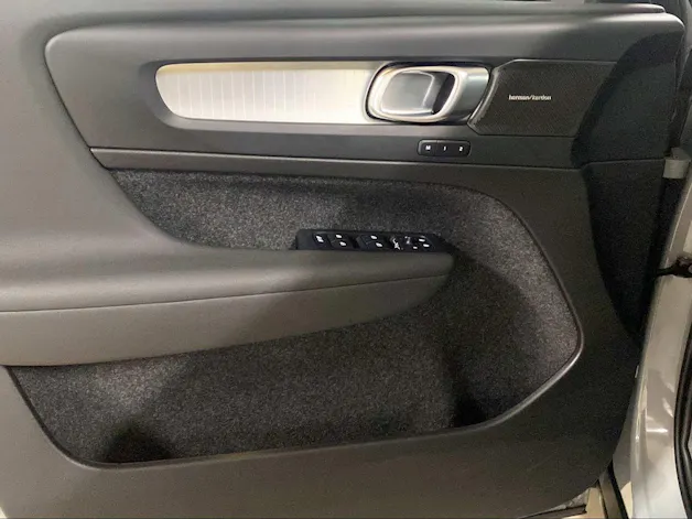Volvo XC40 2.0 B4 MH Plus Dark