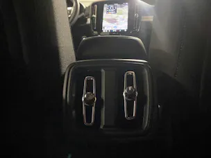 Volvo XC40 2.0 B4 MH Plus Dark