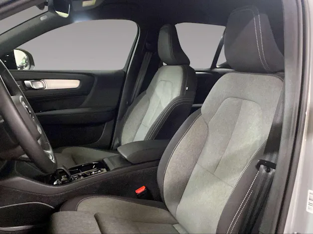 Volvo XC40 2.0 B4 MH Plus Dark