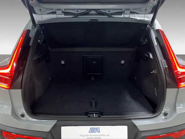Volvo XC40 2.0 B4 MH Plus Dark