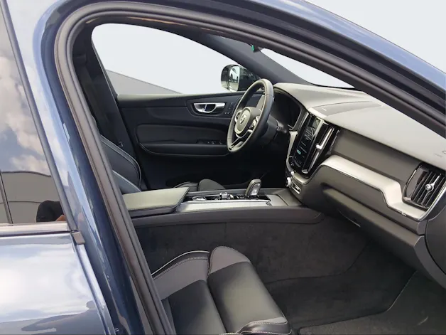 Volvo XC60 2.0 B5 MH R-Design AWD